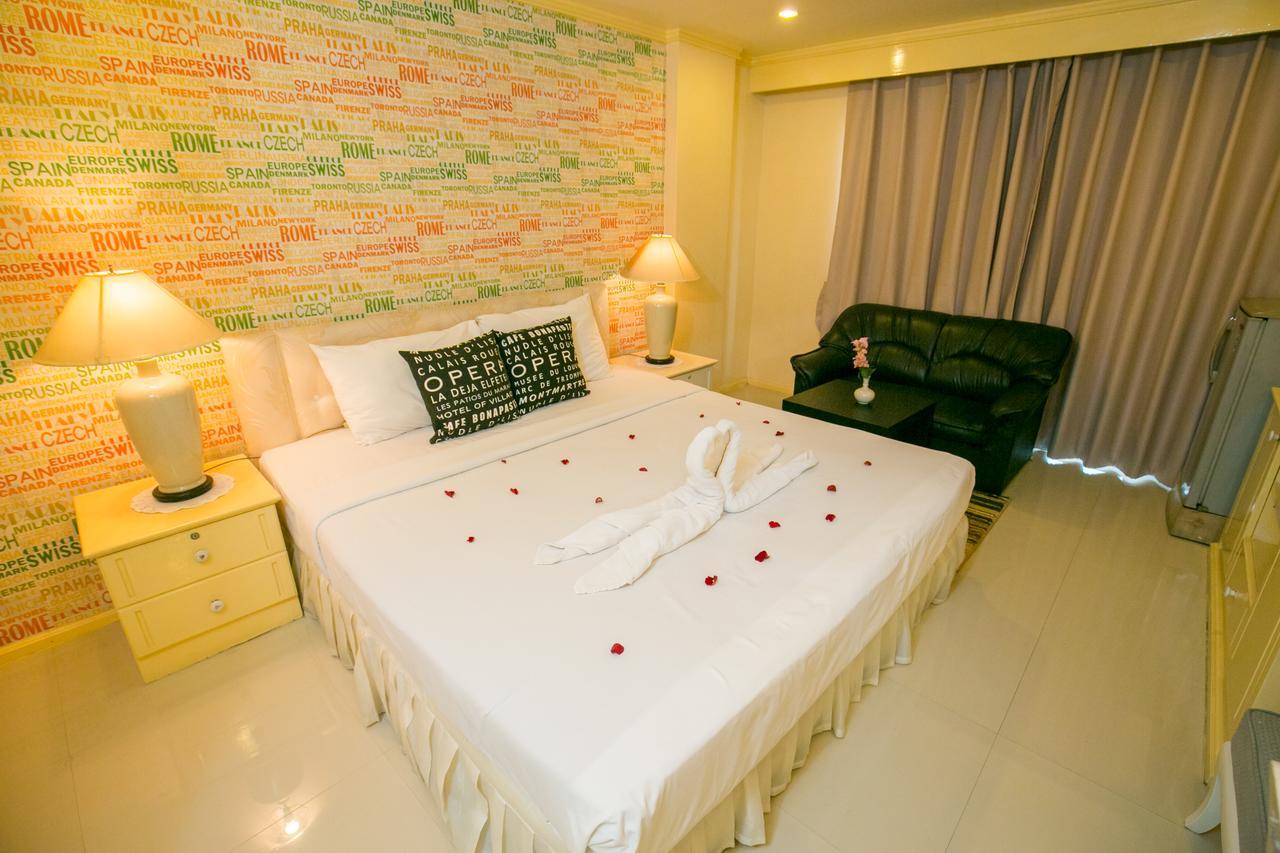 Le Paradis Bangkok Exterior photo